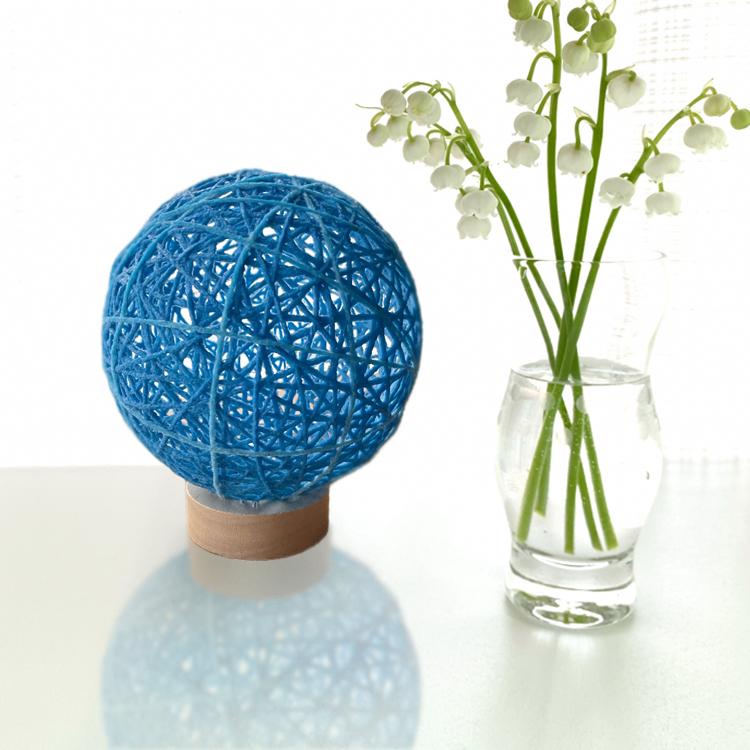 環灯(たまきとう） orb yarn lamp ／ 青猫(しょうびょう)：Mini DORA Cocoon | 3枚目